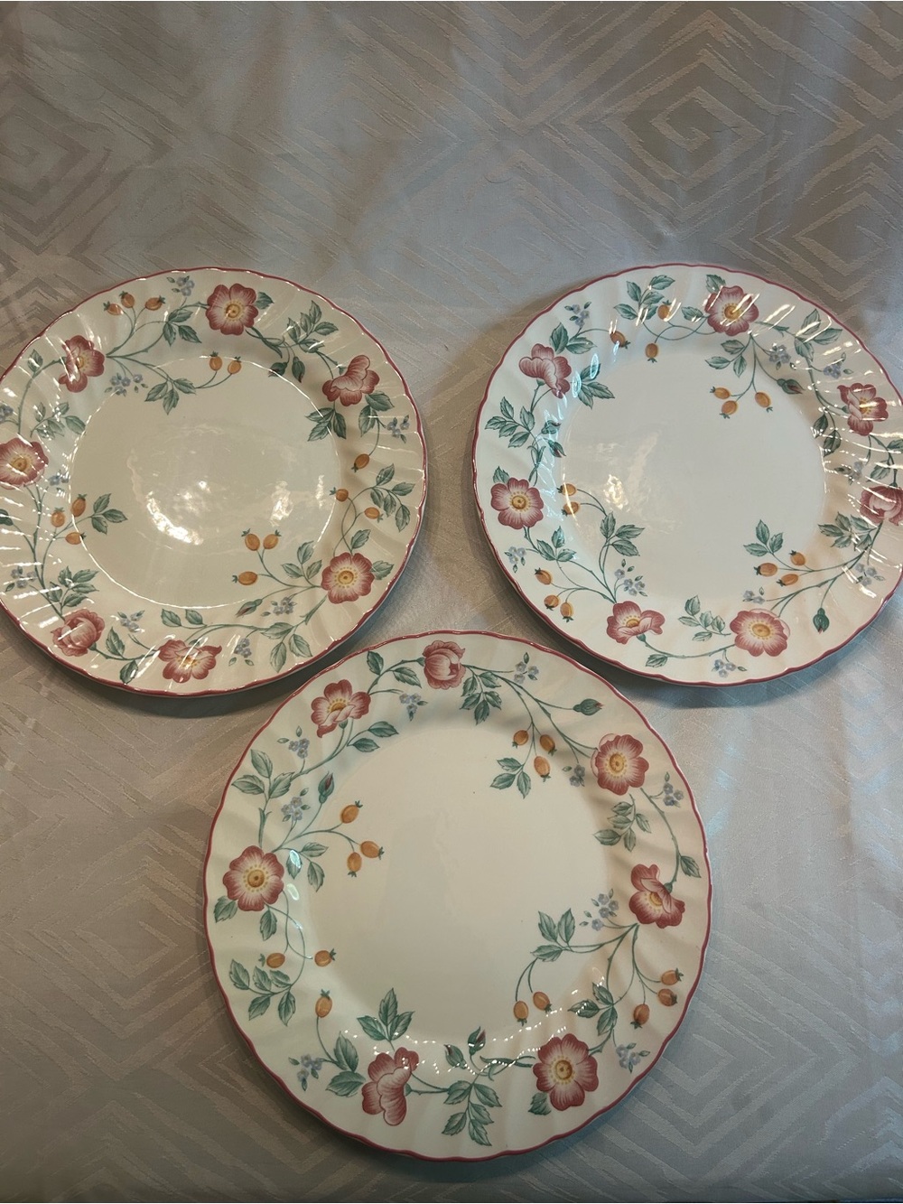 3 Piece Set of Dinner Plate by Churchill in Briar Rose